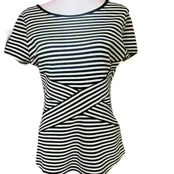 New York & Company Stretch white and black shirt. Size M. NWOT poly/spandex mix - Picture 2 of 14